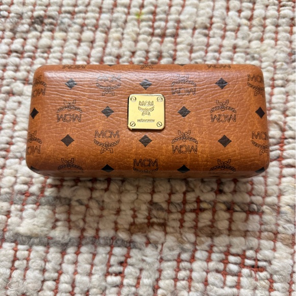 MCM Havana Tortoiseshell Cat-Eye Women's Sunglasses - Brown - Picture 3 of 7